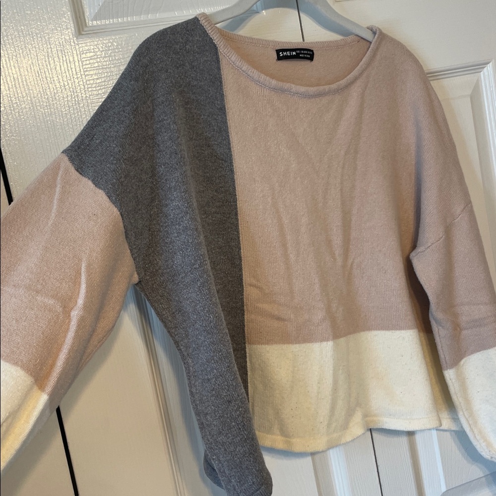 Cropped Color Block Sweater - Picture 2 of 4